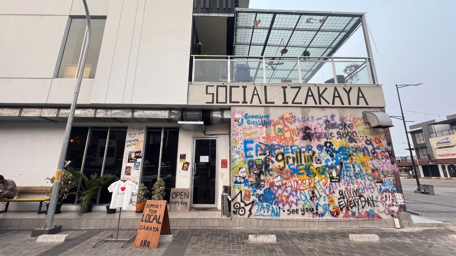 Rarre Social Izakaya di Hampton Promenade Gading Serpong