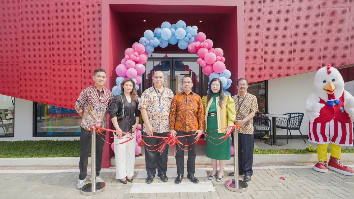 Paramount Petals Lengkapi Kawasan Kota Mandiri dengan  Grand Opening Gerai Waralaba KFC